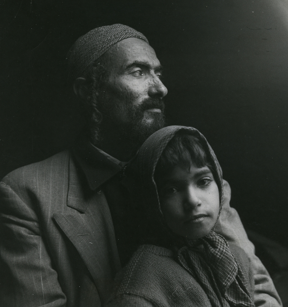 Yemenite father and daughter c.1950, Yaakov (Jack) Rosner / The Israel Museum, Jerusalem, Israel © Bridgeman Images